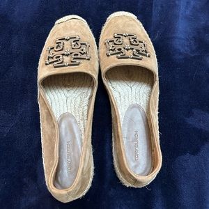 Tory Burch like new aize 8 brown suede espadrille.